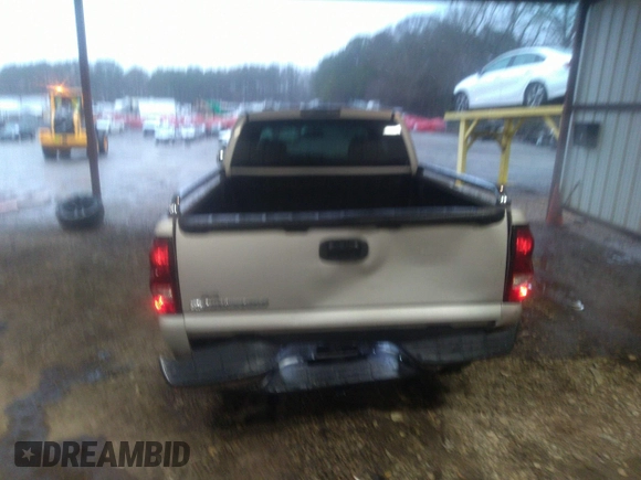 2006 Chevrolet Silverado 1500 LT1 with VIN 1GCEC19V56Z142057, listed as a IAAI auction lot 41752031 with 82,607 mi miles. Bid and sale history available at carsss.com. Image 16.