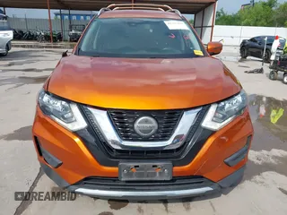 2020 Nissan Rogue SV z VIN JN8AT2MT0LW010383, wystawiony jako IAAI lot #42357191 z przebiegiem 156 116 mil mil oraz . Historia ofert i sprzedaży dostępna na DreamBid. Obrazek 13.