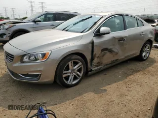 2015 Volvo S60 T5 Drive-E Premier z VIN YV126MFK0F1359997, wystawiony jako Copart lot #59018485 z przebiegiem 125 571 mil mil oraz Szkoda całkowita • Salvage title. Historia ofert i sprzedaży dostępna na DreamBid. Obrazek 1.