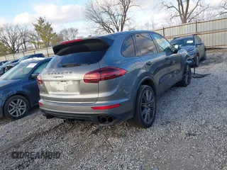 2018 Porsche Cayenne S z VIN WP1AB2A22JLA60905, wystawiony jako IAAI lot #41172757 z przebiegiem 84 396 mil mil oraz . Historia ofert i sprzedaży dostępna na DreamBid. Obrazek 4.