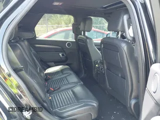 2017 Land Rover Discovery HSE z VIN SALRRBBV1HA021519, wystawiony jako IAAI lot #42234700 z przebiegiem Nie podano mil oraz . Historia ofert i sprzedaży dostępna na DreamBid. Obrazek 8.