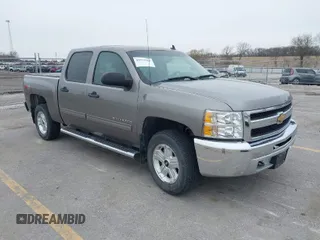 2013 Chevrolet Silverado 1500 LT with VIN 3GCPKSE73DG249856, listed as a IAAI auction lot 41973964 with 135,580 mi miles. Bid and sale history available at carsss.com. Image 1.