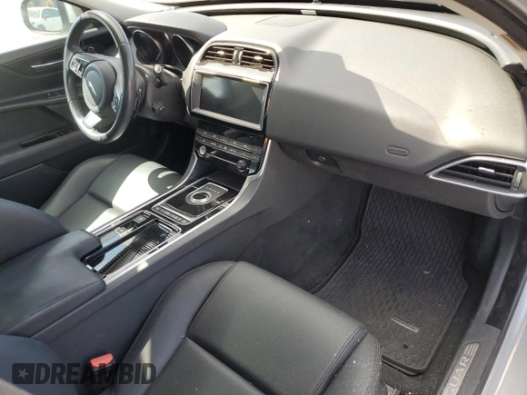 2019 Jaguar XE 25t Premium with VIN SAJAD4FX4KCP46524, listed as a Copart auction lot 49462385 with 0 mi miles and Salvage Title. Bid and sale history available at carsss.com. Image 8.