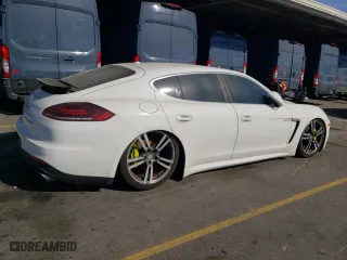 2014 Porsche Panamera S E-Hybrid with VIN WP0AD2A70EL044747, listed as a Copart auction lot 73646454 with 94,594 mi miles and Non Repairable. Bid and sale history available at carsss.com. Image 3.