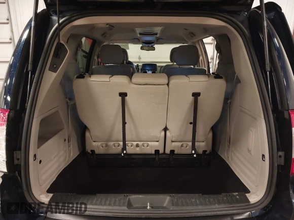 2013 Chrysler Town & Country Touring with VIN 2C4RC1BG7DR517970, listed as a IAAI auction lot 42028284 with 122,053 mi miles. Bid and sale history available at carsss.com. Image 18.