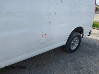 2007 Chevrolet City Express Cargo z VIN 1GCHG39V571209155, wystawiony jako IAAI lot #42168782 z przebiegiem 139 537 mil mil oraz . Historia ofert i sprzedaży dostępna na DreamBid. Obrazek 6.