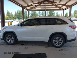 2014 Toyota Highlander XLE z VIN 5TDJKRFH0ES041779, wystawiony jako IAAI lot #42358505 z przebiegiem 127 438 mil mil oraz . Historia ofert i sprzedaży dostępna na DreamBid. Obrazek 14.
