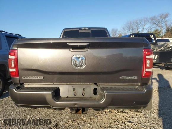 2021 Ram 3500 Laramie with VIN 3C63RRJL1MG528252, listed as a Copart auction lot 88440125 with 305,626 mi miles and Clean Title. Bid and sale history available at carsss.com. Image 6.