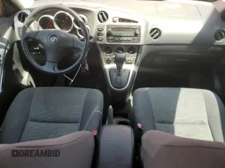 2006 Toyota Matrix STD z VIN 2T1KR32E06C604848, wystawiony jako Copart lot #62532615 z przebiegiem 116 625 mil mil oraz Szkoda całkowita • Salvage title. Historia ofert i sprzedaży dostępna na DreamBid. Obrazek 8.