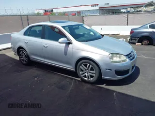 2006 Volkswagen Jetta 1.9L TDI z VIN 3VWST71K46M771315, wystawiony jako IAAI lot #42531219 z przebiegiem 239 903 mil mil oraz . Historia ofert i sprzedaży dostępna na DreamBid. Obrazek 1.