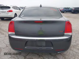 2015 Chrysler 300 Limited with VIN 2C3CCAAG4FH814179, listed as a IAAI auction lot 42058849 with 167,946 mi miles. Bid and sale history available at carsss.com. Image 16.