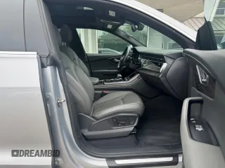 2019 Audi Q8 Premium Plus z VIN WA1BVAF19KD030815, wystawiony jako Copart lot #60911975 z przebiegiem 121 239 mil mil oraz Czysty tytuł • Clean title. Historia ofert i sprzedaży dostępna na DreamBid. Obrazek 5.