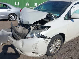 2015 Toyota Sienna Limited z VIN 5TDDK3DC4FS101226, wystawiony jako IAAI lot #40755063 z przebiegiem 153 793 mil mil oraz . Historia ofert i sprzedaży dostępna na DreamBid. Obrazek 21.