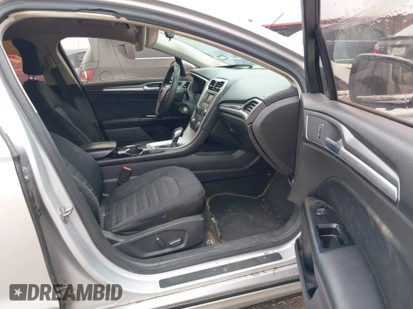 2016 Ford Fusion SE with VIN 1FA6P0H78G5131820, listed as a IAAI auction lot 42007633 with 200,863 mi miles. Bid and sale history available at carsss.com. Image 5.