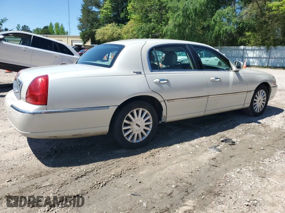 2005 Lincoln Town Car Signature Limited z VIN 1LNHM82W25Y637483, wystawiony jako Copart lot #55955475 z przebiegiem 1 346 114 mil mil oraz Czysty tytuł • Clean title. Historia ofert i sprzedaży dostępna na DreamBid. Obrazek 3.