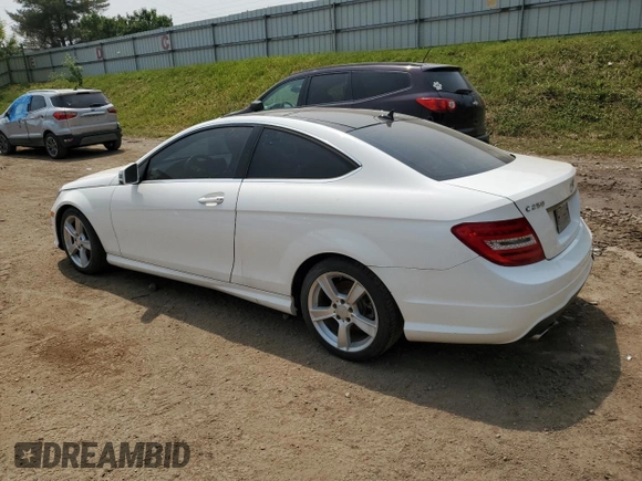 2015 Mercedes-Benz C 250 with VIN WDDGJ4HB4FG366249, listed as a Copart auction lot 59894625 with 92,439 mi miles and Clean title. Bid and sale history available at DreamBid. Image 2.