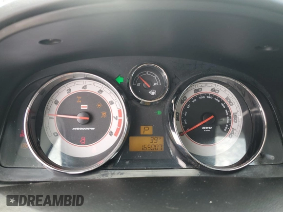 2008 Saturn VUE z VIN 3GSDL93738S550422, wystawiony jako Copart lot #56958935 z przebiegiem 165 007 mil mil oraz Czysty tytuł • Clean title. Historia ofert i sprzedaży dostępna na DreamBid. Obrazek 9.