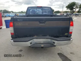 1998 Nissan Frontier XE z VIN 1N6DD26S3WC335610, wystawiony jako Copart lot #59061785 z przebiegiem 158 550 mil mil oraz Czysty tytuł • Clean title. Historia ofert i sprzedaży dostępna na DreamBid. Obrazek 6.