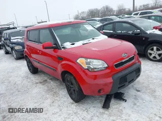 2011 Kia Soul + with VIN KNDJT2A23B7278666, listed as a IAAI auction lot 41308151 with 167,754 mi miles. Bid and sale history available at carsss.com. Image 1.
