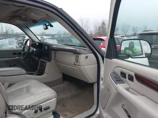 2005 Cadillac Escalade with VIN 1GYEK63NX5R121562, listed as a IAAI auction lot 41923728 with 242,610 mi miles and . Bid and sale history available at DreamBid. Image 5.