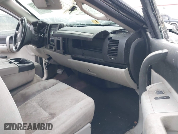 2007 Chevrolet Silverado 1500 LT w/1LT with VIN 2GCEC19J471682541, listed as a IAAI auction lot 41235872 with 200,802 mi miles. Bid and sale history available at carsss.com. Image 5.
