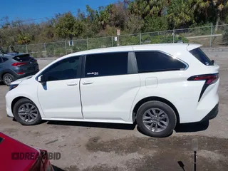 2023 Toyota Sienna LE with VIN 5TDKRKEC2PS173314, listed as a IAAI auction lot 41601728 with 50,873 mi miles. Bid and sale history available at carsss.com. Image 14.
