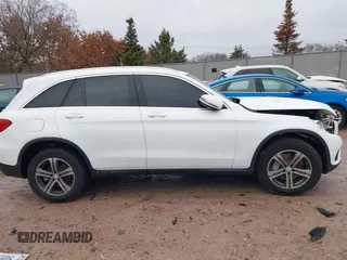 2017 Mercedes-Benz GLC with VIN WDC0G4JB9HF186711, listed as a IAAI auction lot 40883506 with 117,683 mi miles. Bid and sale history available at carsss.com. Image 12.