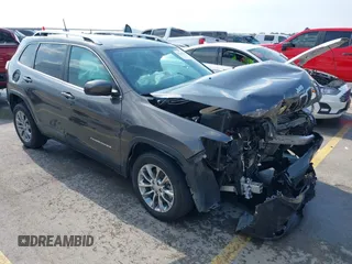 2019 Jeep Cherokee Latitude Plus z VIN 1C4PJLLB3KD143546, wystawiony jako IAAI lot #42160353 z przebiegiem 69 296 mil mil oraz . Historia ofert i sprzedaży dostępna na DreamBid. Obrazek 1.