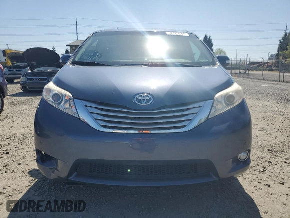 2013 Toyota Sienna XLE с VIN 5TDDK3DC6DS063575, выставлен на аукционе Copart как лот 52725185 с пробегом 125 707 миль миль и Списание • Salvage title. История ставок и продаж доступна на DreamBid. Изображение 5.