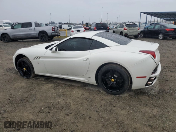 2012 Ferrari California z VIN ZFF65TJA9C0186664, wystawiony jako Copart lot #43286695 z przebiegiem Nie podano mil oraz Szkoda całkowita • Salvage title. Historia ofert i sprzedaży dostępna na DreamBid. Obrazek 2.
