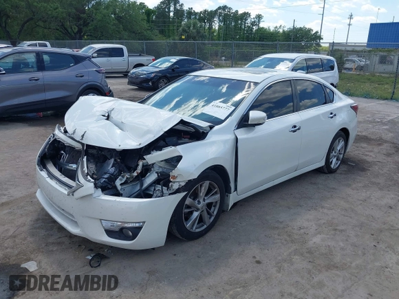 2014 Nissan Altima 2.5 S with VIN 1N4AL3AP1EC113007, listed as a IAAI auction lot 41885777 with 92,941 mi miles. Bid and sale history available at carsss.com. Image 2.