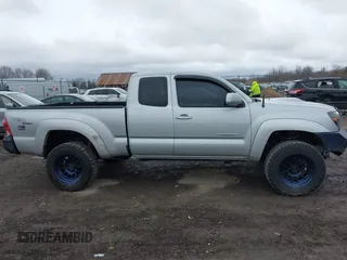 2006 Toyota Tacoma with VIN 5TEUU42N26Z153137, listed as a IAAI auction lot 41802170 with 206,156 mi miles. Bid and sale history available at carsss.com. Image 13.