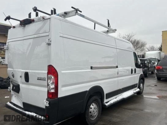 2023 Ram ProMaster Cargo with VIN 3C6MRVJG1PE585051, listed as a Copart auction lot 48306465 with 7,140 mi miles and Clean Title. Bid and sale history available at DreamBid. Image 4.