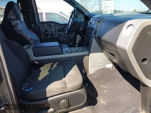 2004 Ford F-150 XLT with VIN 1FTPW14504KA75025, listed as a IAAI auction lot 41794581 with 213,022 mi miles. Bid and sale history available at carsss.com. Image 5.