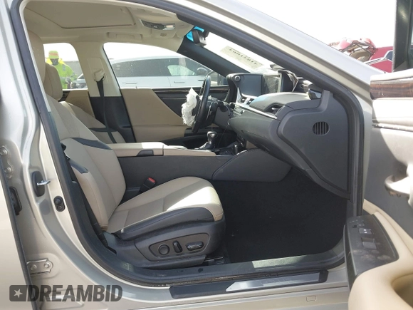 2020 Lexus ES 350 с VIN 58ADZ1B15LU078567, выставлен на аукционе IAAI как лот 41831863 с пробегом 32 793 миль миль и . История ставок и продаж доступна на DreamBid. Изображение 5.