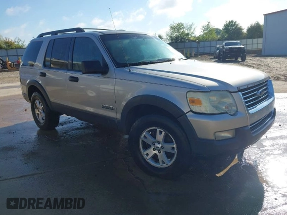 2006 Ford Explorer XLT with VIN 1FMEU73E46ZA26420, listed as a IAAI auction lot 41956971 with 282,677 mi miles. Bid and sale history available at carsss.com. Image 1.