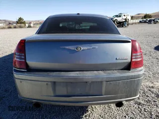 2006 Chrysler 300 C SRT8 with VIN 2C3KA73W16H417442, listed as a Copart auction lot 88268995 with 181,438 mi miles and Salvage Title. Bid and sale history available at carsss.com. Image 6.