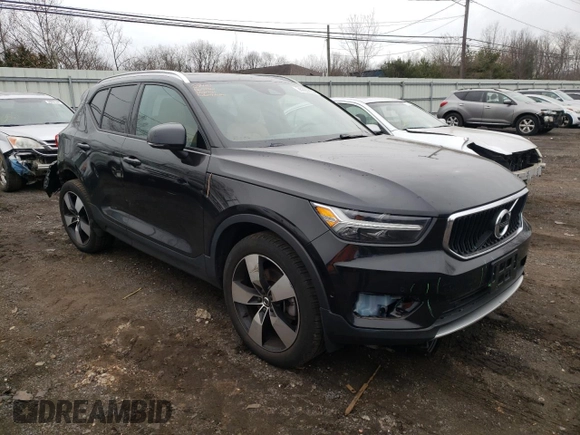 2019 Volvo XC40 Momentum z VIN YV4162UK8K2122135, wystawiony jako Copart lot #36300303 z przebiegiem 22 838 mil mil oraz . Historia ofert i sprzedaży dostępna na DreamBid. Obrazek 4.