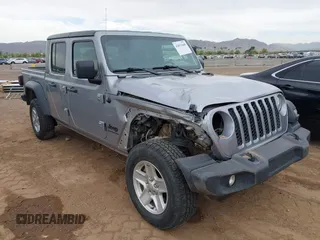 2020 Jeep Gladiator Sport S with VIN 1C6HJTAG1LL141165, listed as a IAAI auction lot 42013668 with 176,107 mi miles. Bid and sale history available at carsss.com. Image 6.