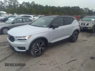 2020 Volvo XC40 R-Design с VIN YV4162UM2L2305405, выставлен на аукционе IAAI как лот 41531111 с пробегом 82 352 миль миль и . История ставок и продаж доступна на DreamBid. Изображение 17.