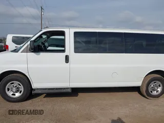 2020 Chevrolet Express Passenger LT z VIN 1GAZGPFG8L1209896, wystawiony jako IAAI lot #41509992 z przebiegiem 240 207 mil mil oraz . Historia ofert i sprzedaży dostępna na DreamBid. Obrazek 14.