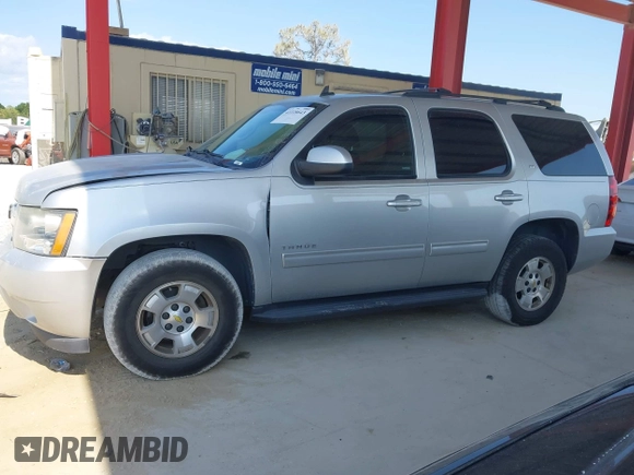2013 Chevrolet Tahoe LT z VIN 1GNSCBE04DR238222, wystawiony jako IAAI lot #42228643 z przebiegiem 214 525 mil mil oraz . Historia ofert i sprzedaży dostępna na DreamBid. Obrazek 14.