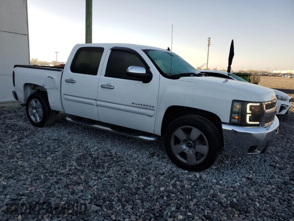 2011 Chevrolet Silverado 1500 LT with VIN 3GCPCSE00BG176118, listed as a Copart auction lot 48958465 with 110,538 mi miles and Salvage Title. Bid and sale history available at DreamBid. Image 4.