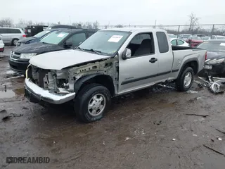 2005 Chevrolet Colorado LS Z71 with VIN 1GCDT196X58226139, listed as a IAAI auction lot 41520635 with 266,274 mi miles. Bid and sale history available at carsss.com. Image 18.