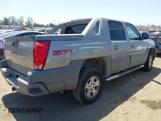 2002 Chevrolet Avalanche z VIN 3GNEC13T62G131044, wystawiony jako IAAI lot #42304494 z przebiegiem 378 090 mil mil oraz . Historia ofert i sprzedaży dostępna na DreamBid. Obrazek 4.