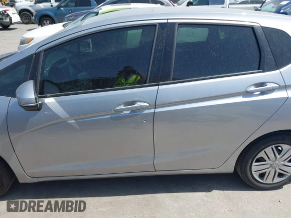 2020 Honda Fit LX with VIN 3HGGK5H43LM713989, listed as a IAAI auction lot 41808250 with 39,142 mi miles. Bid and sale history available at carsss.com. Image 15.