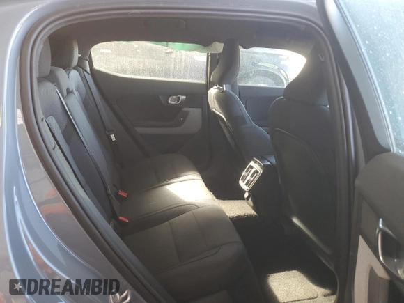 2023 Polestar 2 z VIN YSMEG3KA7PL159121, wystawiony jako Copart lot #76998654 z przebiegiem 160 mil mil oraz Czysty tytuł • Clean title. Historia ofert i sprzedaży dostępna na DreamBid. Obrazek 10.