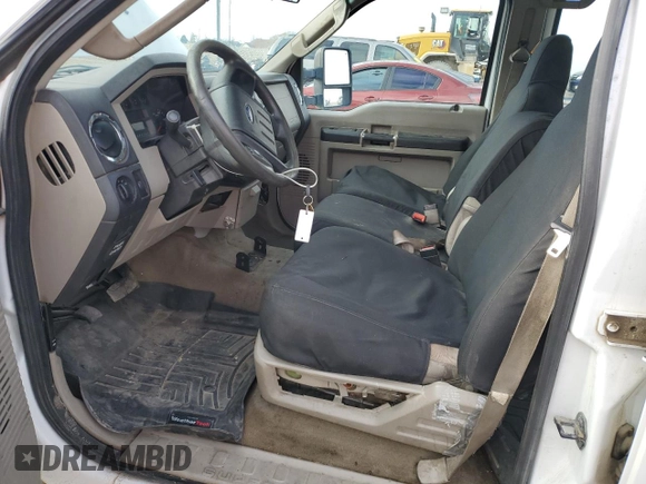 2008 Ford F-250 XL z VIN 1FTSW21Y28EB35230, wystawiony jako Copart lot #86930534 z przebiegiem 103 332 mil mil oraz Czysty tytuł • Clean title. Historia ofert i sprzedaży dostępna na DreamBid. Obrazek 7.