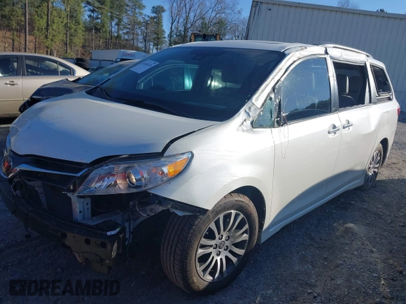 2020 Toyota Sienna XLE Auto Access Seat with VIN 5TDYZ3DC2LS083415, listed as a IAAI auction lot 41485526 with 55,500 mi miles. Bid and sale history available at carsss.com. Image 17.