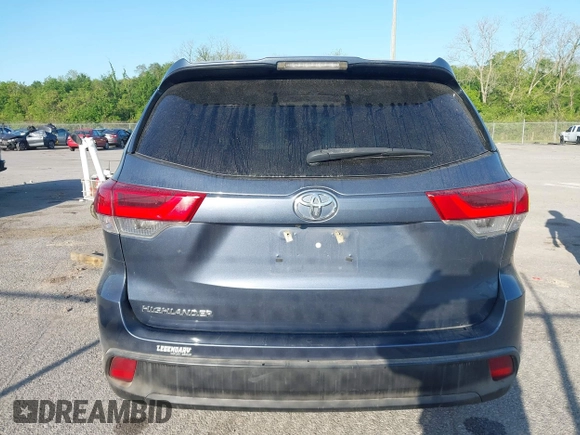 2018 Toyota Highlander LE with VIN 5TDZZRFHXJS239522, listed as a IAAI auction lot 41998608 with 98,478 mi miles and . Bid and sale history available at DreamBid. Image 16.